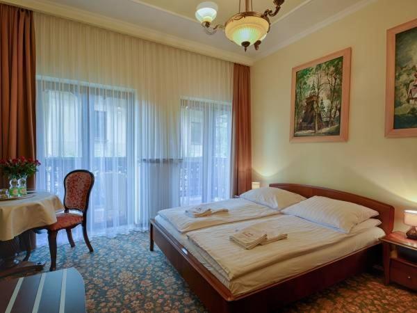 Victoria Cechini Hotel Krynica Zdroj Exterior photo