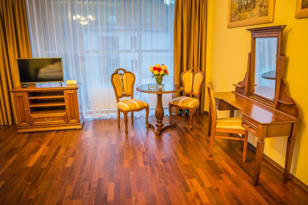 Victoria Cechini Hotel Krynica Zdroj Room photo